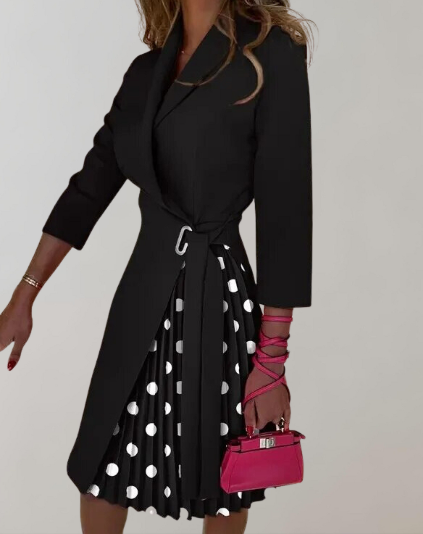 Robe midi femme – Coupe ajustée – Jupe plissée – Col fendu – Taille ceinturée