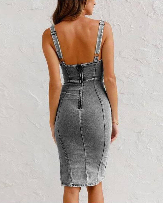 Femme Robe en Denim - Coupe Ajustée - Texture Polie - Décolleté Profond - Slit Subtil