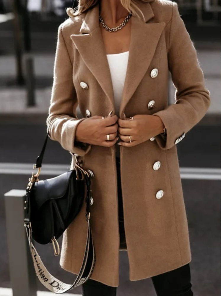 Blazer femme – Coupe structurée – Double boutonnage – Tissu luxueux – Longueur mi-hanche