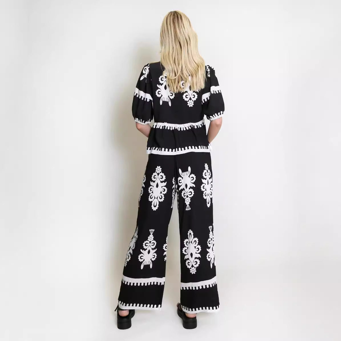 Ensemble Femme Deux Pièces – Haut Nœud Court – Pantalon Large