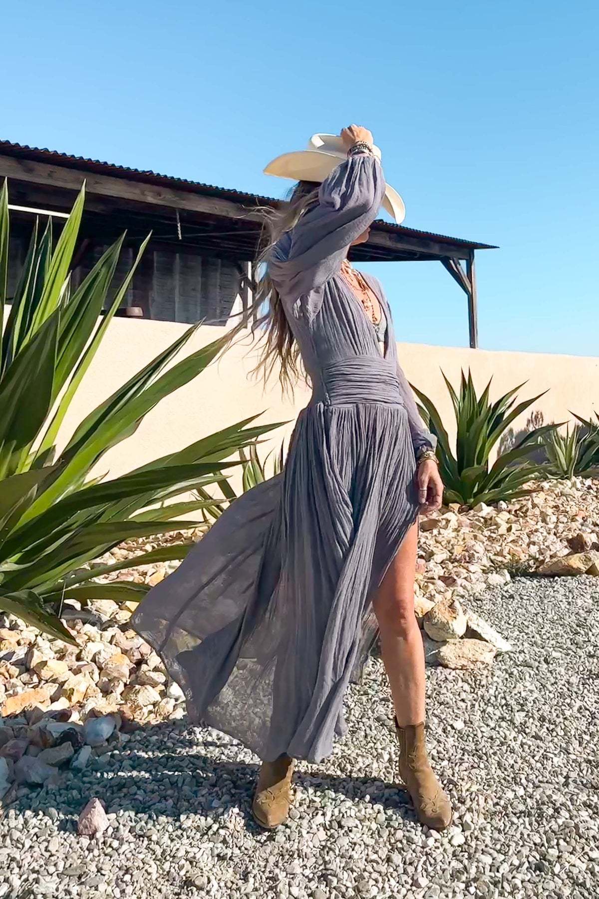 Robe de plage femme – coton – manches longues – fente haute – coupe fluide