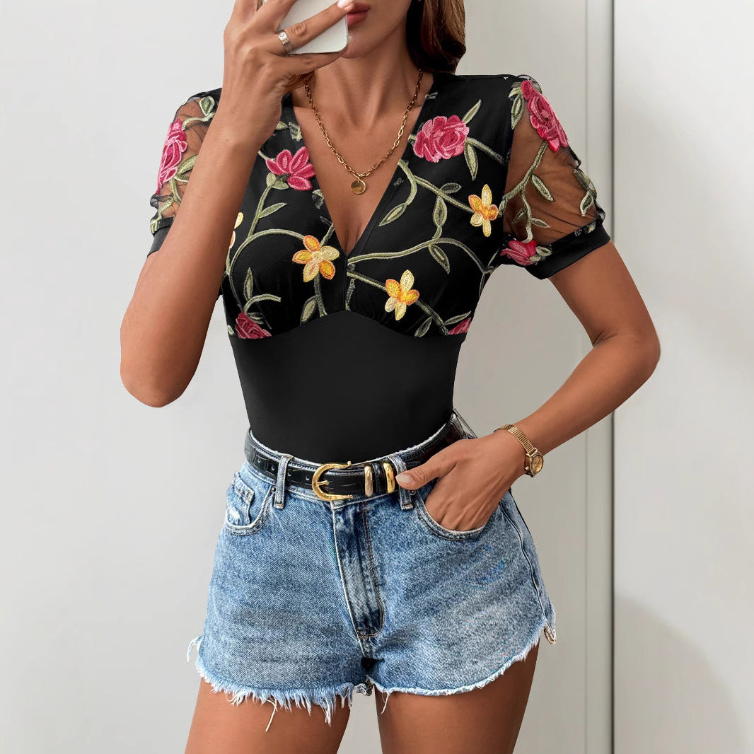 Body femme – Coupe moulante – Manches courtes en tulle – Broderie florale – Décolleté V