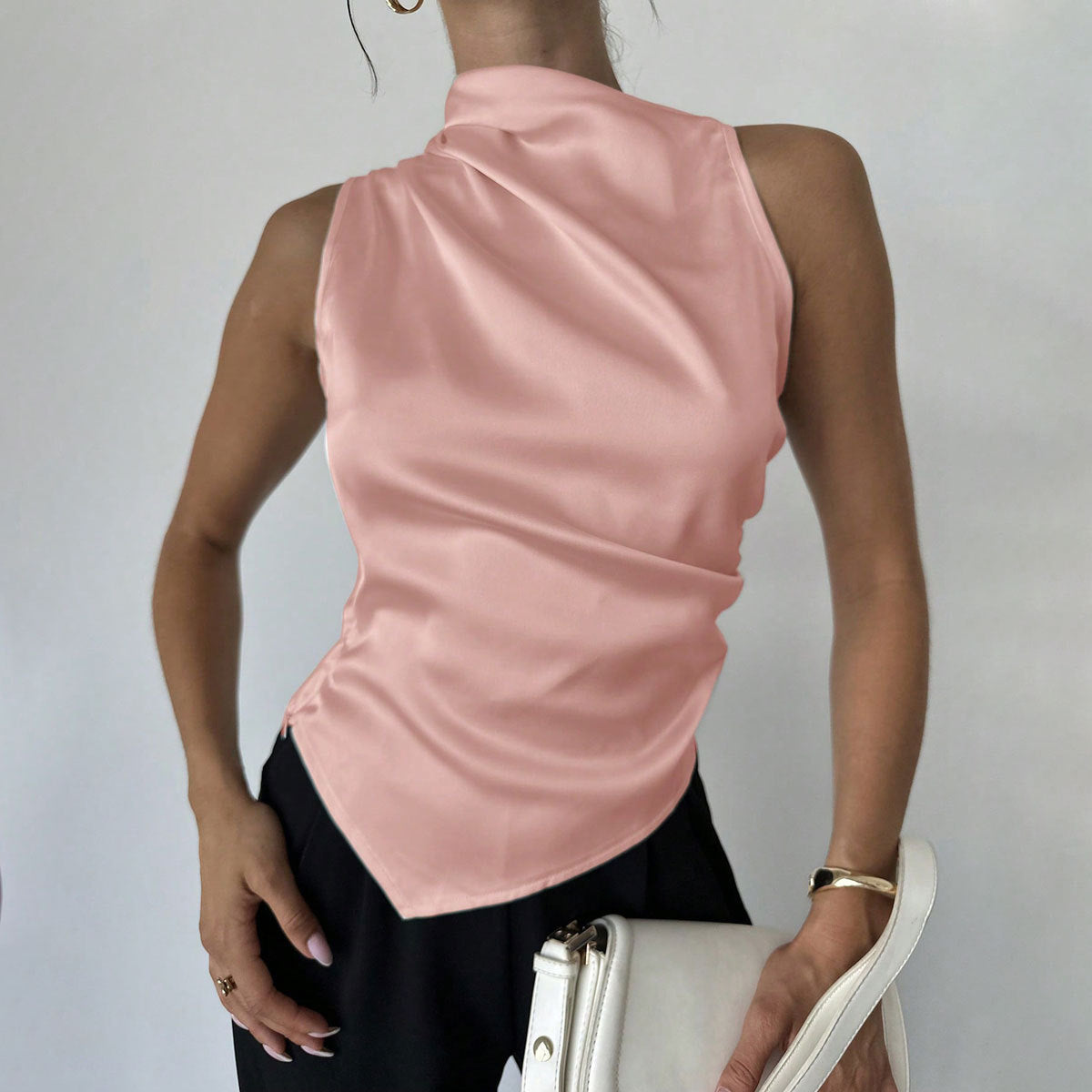 Blouse sans manches femme – Satin lisse – Coupe ajustée – Col montant drapé