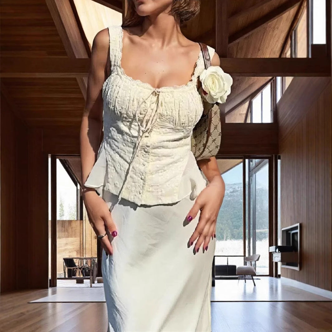 Tenue Femme – Haut en Dentelle Épaules Dénudées + Jupe Sirène – Coupe Ajustée Élégante