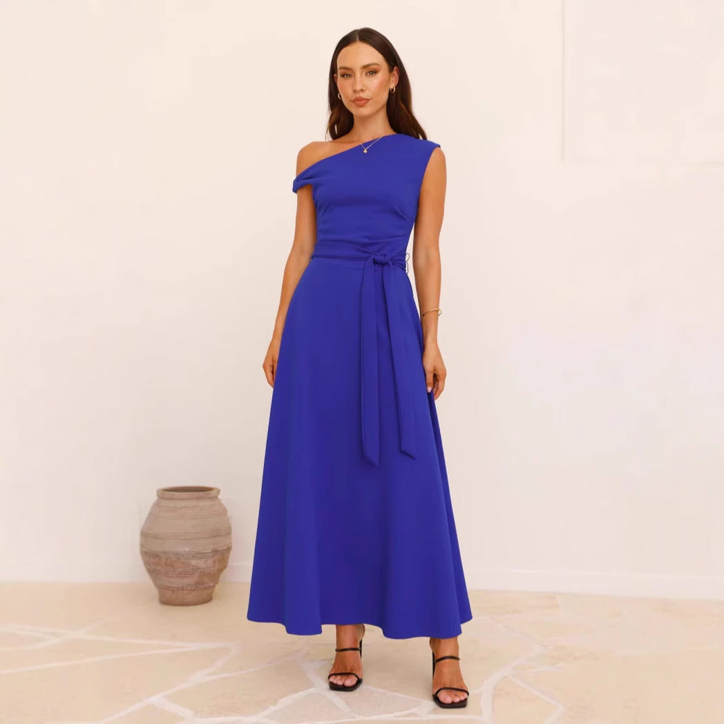 Robe longue femme – Épaule dénudée – Encolure asymétrique – Ceinture taille – Tissu fluide