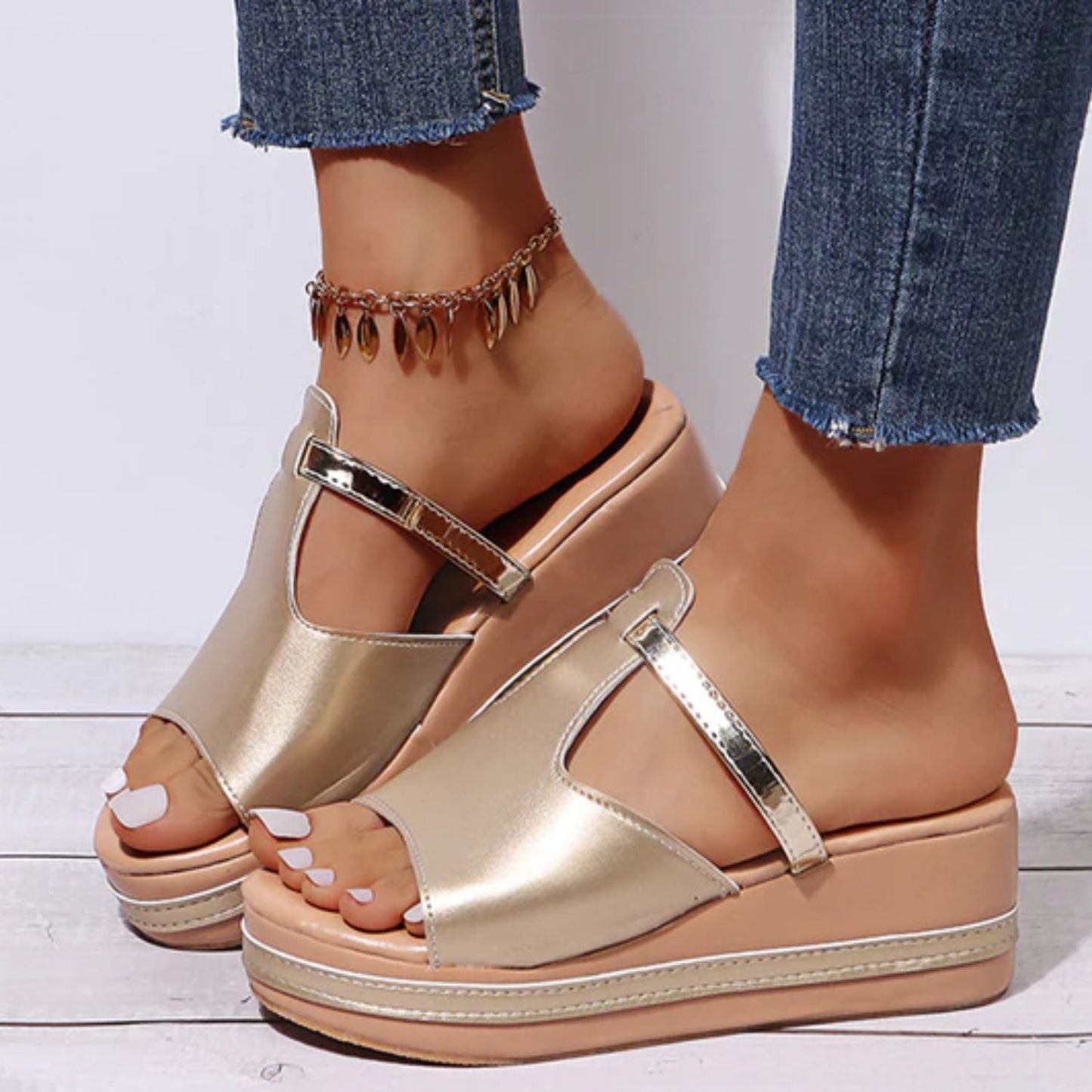 Sandales Compensées Femme – Bout Ouvert – Enfilage Facile – Tissu Doux Respirant