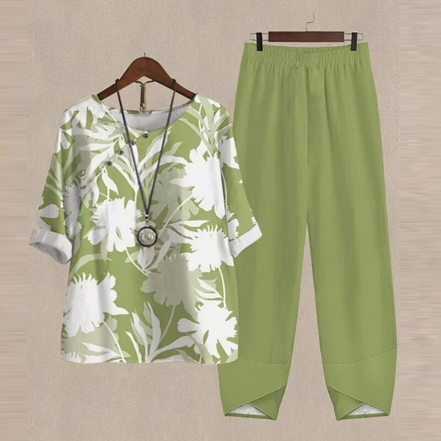 Ensemble Femme – Haut Manches Courtes Imprimé Papillons – Pantalon Large Taille Élastique – Coupe Décontractée – Tissu Respirant