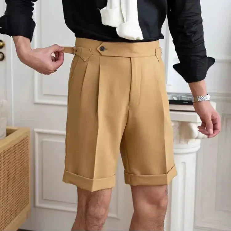 Short homme habillé – Coupe ajustée – Taille haute – Pinces devant – Ourlet retroussé