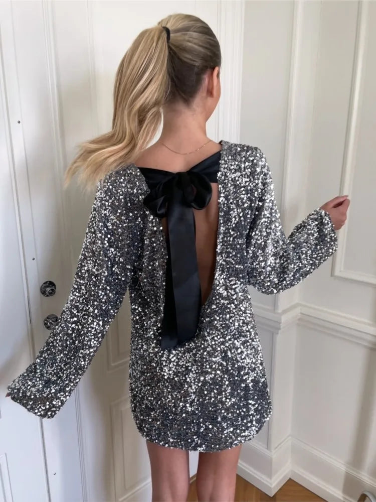 Robe mini femme – Coupe oversize – Manches longues – Col montant – Sequins brillants