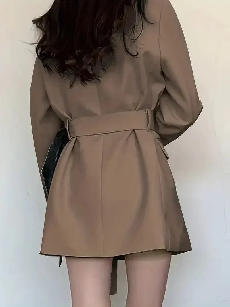 Robe Blazer Femme – Coupe Cintrée – Manches Longues – Taille Ceinturée – Mini