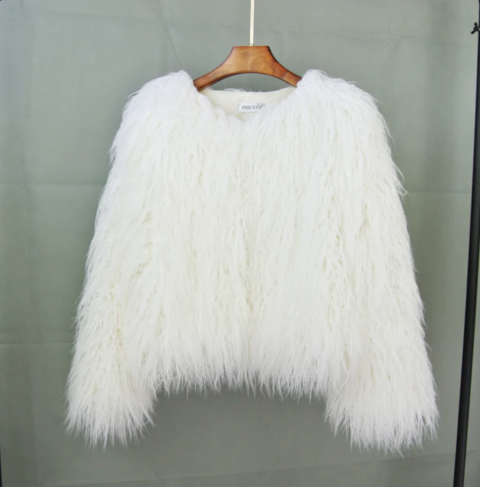 Veste femme courte – Coupe oversize – Effet fourrure – Texture duveteuse