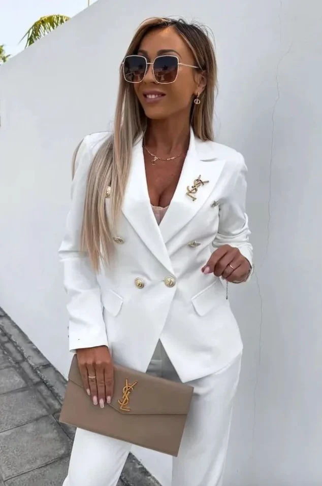 Tailleur femme – Blazer croisé cintré – Pantalon droit ajusté – Style élégant