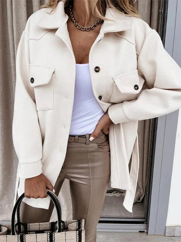Veste coupe-vent femme – Coupe oversize – Longueur hanches – Poches à rabat – Col structuré