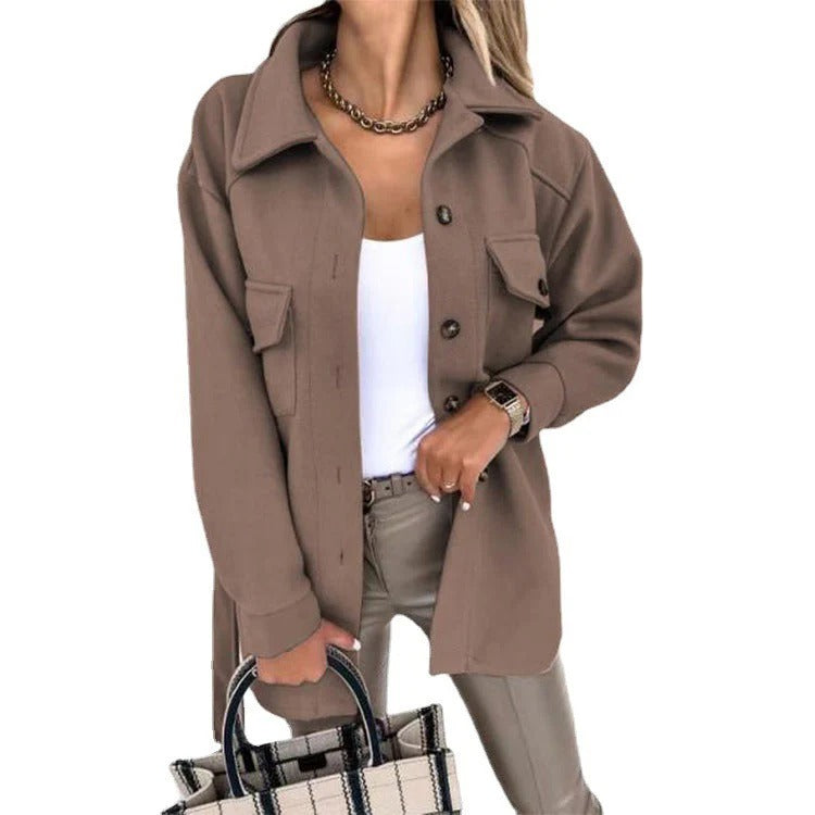 Veste coupe-vent femme – Coupe oversize – Longueur hanches – Poches à rabat – Col structuré