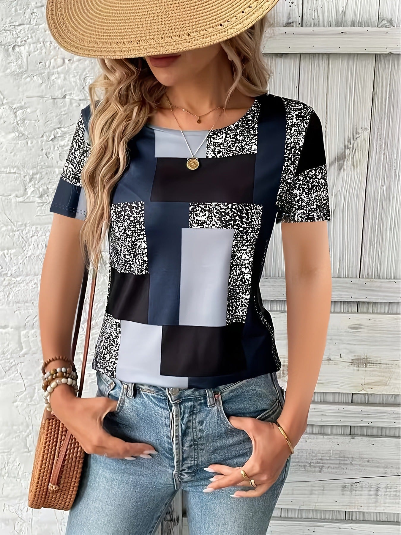 T-shirt femme – Coupe régulière – Coton doux – Manches courtes – Imprimé géométrique