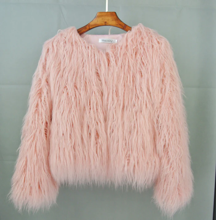 Veste femme courte – Coupe oversize – Effet fourrure – Texture duveteuse