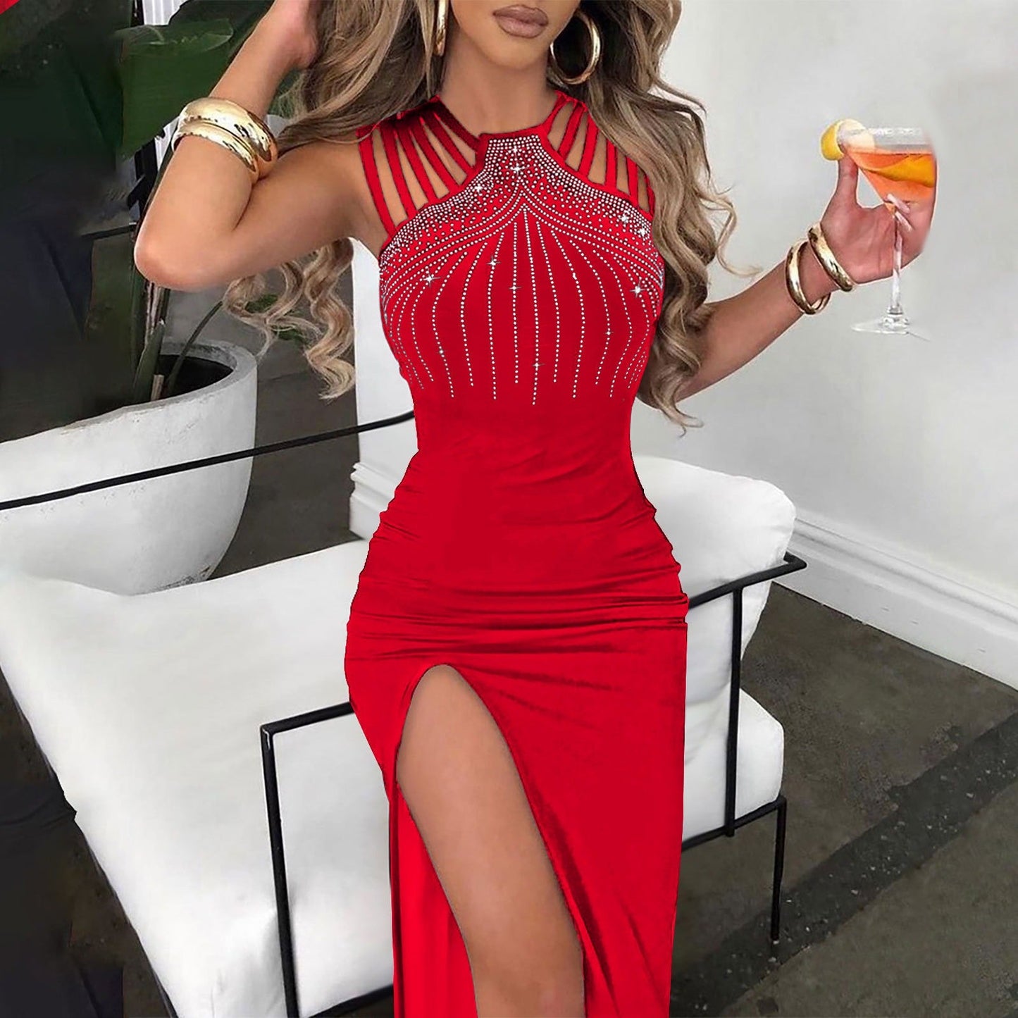 Robe longue femme – Coupe ajustée – Bretelles fines – Détails scintillants – Fente haute