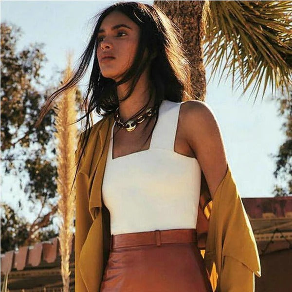 Top court femme – Encolure carrée – Bretelles larges – Coupe moulante