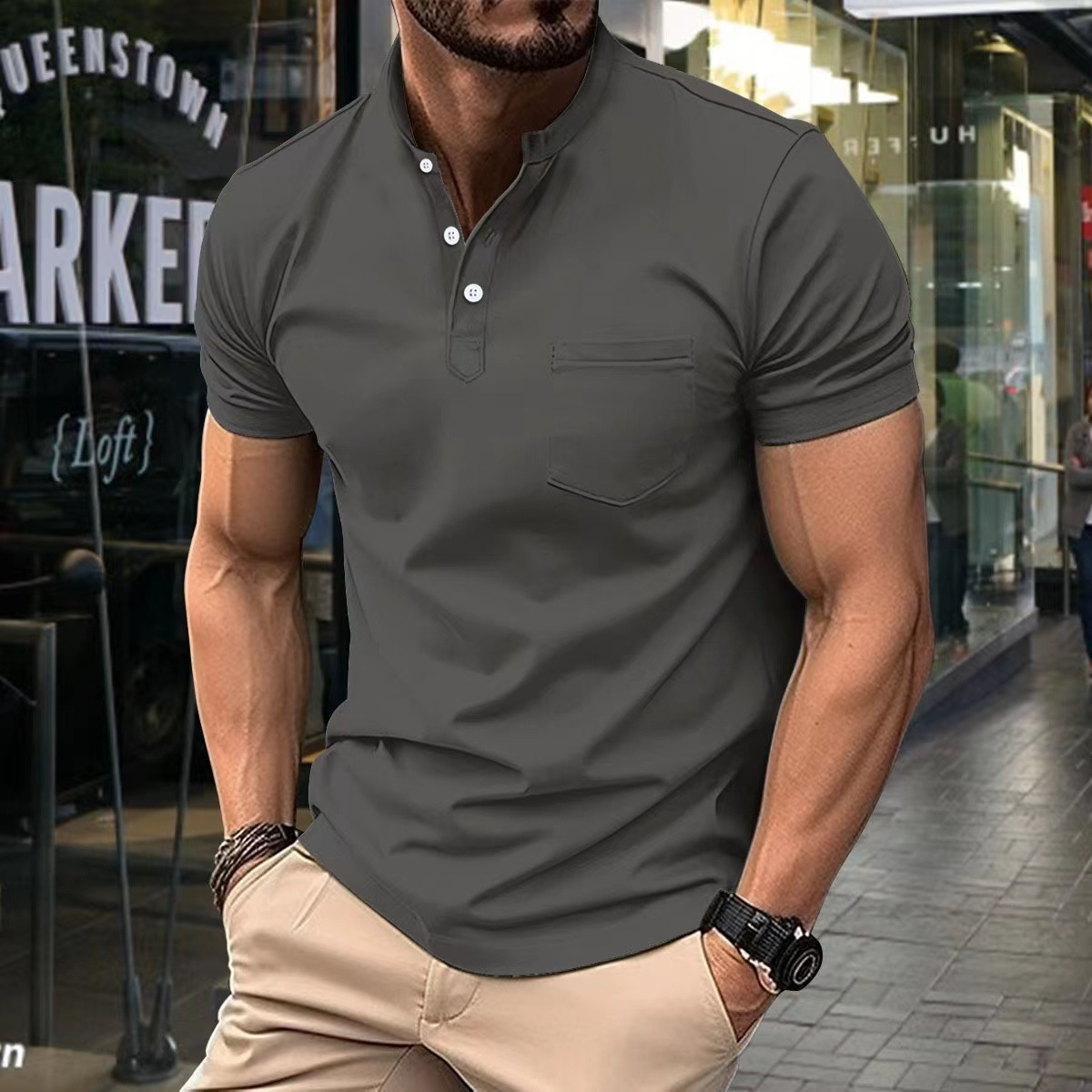 Polo homme – Coupe slim – Maille douce – Col montant – Manches courtes – Poche poitrine