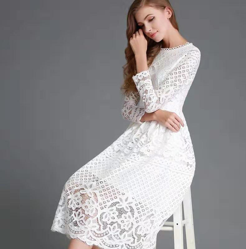 Women's midi dress – Floral lace – Long sleeves – Elegant flared cut