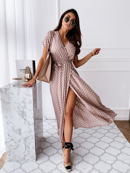 Robe portefeuille femme – Coupe fluide – Manches courtes – Fente haute – Motif à pois