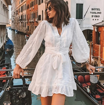Robe courte femme – Manches longues ballon – Taille nouée – Tissu respirant fluide