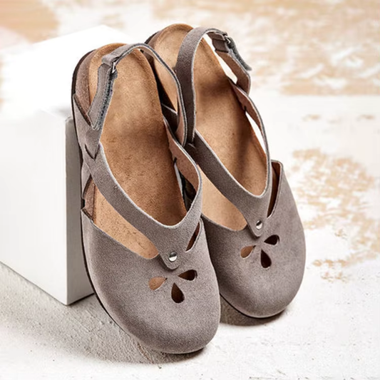 Sandales plates femme – Bout ouvert – Découpes chic – Bride arrière – Confort souple