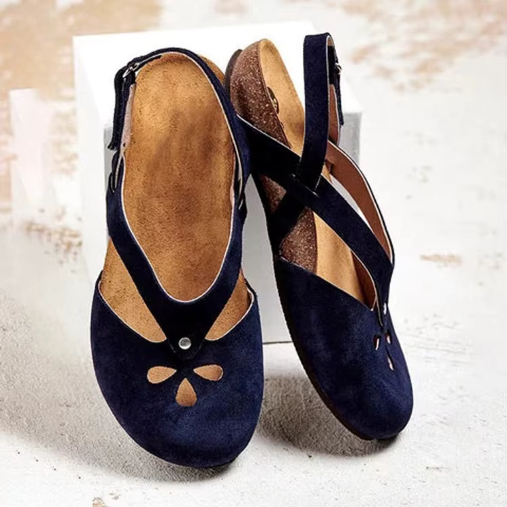 Sandales plates femme – Bout ouvert – Découpes chic – Bride arrière – Confort souple