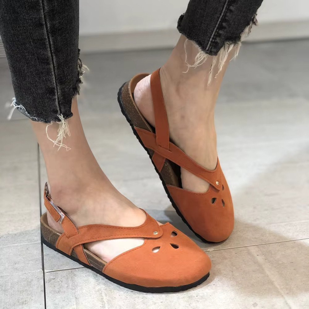 Sandales plates femme – Bout ouvert – Découpes chic – Bride arrière – Confort souple