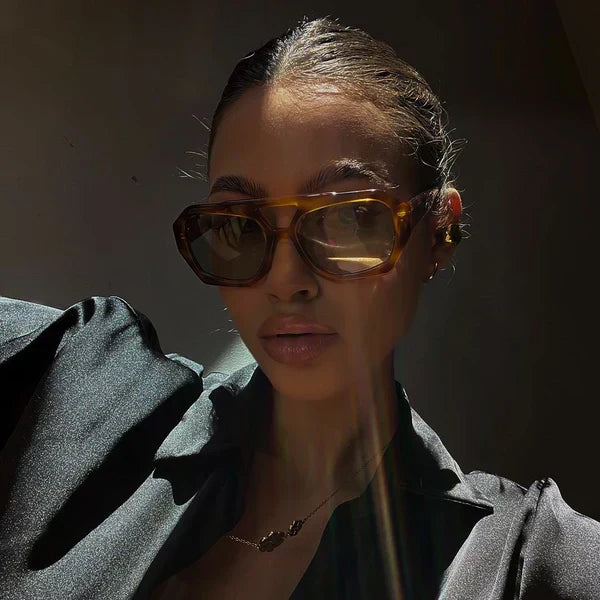 Lunettes de soleil femme – Monture géométrique – Verres teintés – Style rétro chic