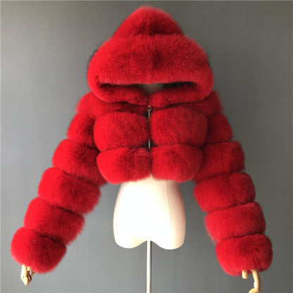 Manteau court à capuche en fourrure