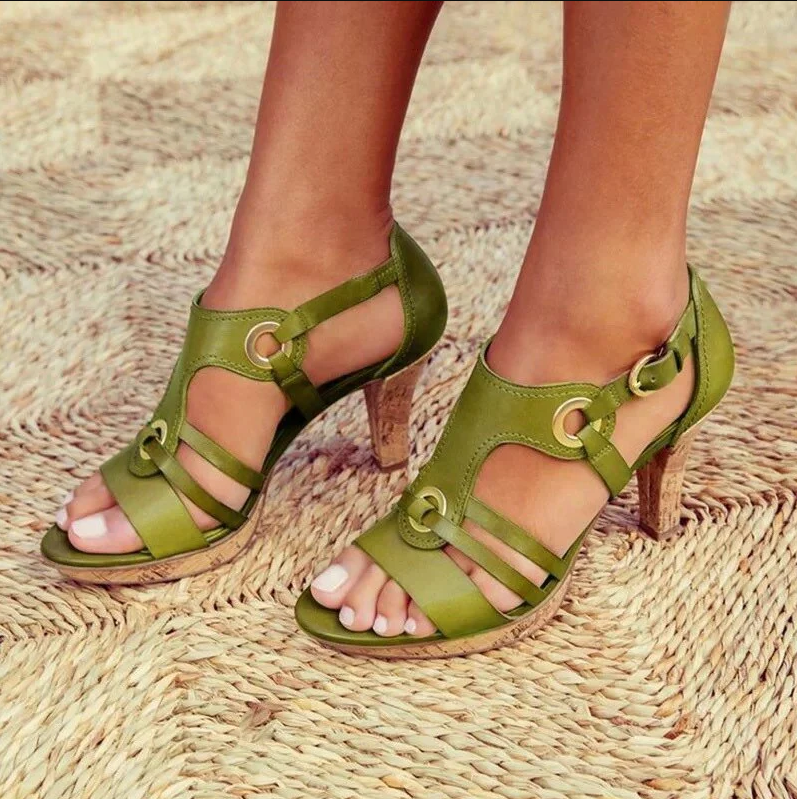 Sandales femme – Talon carré – Bout ouvert – Semelle liège – Design à anneaux