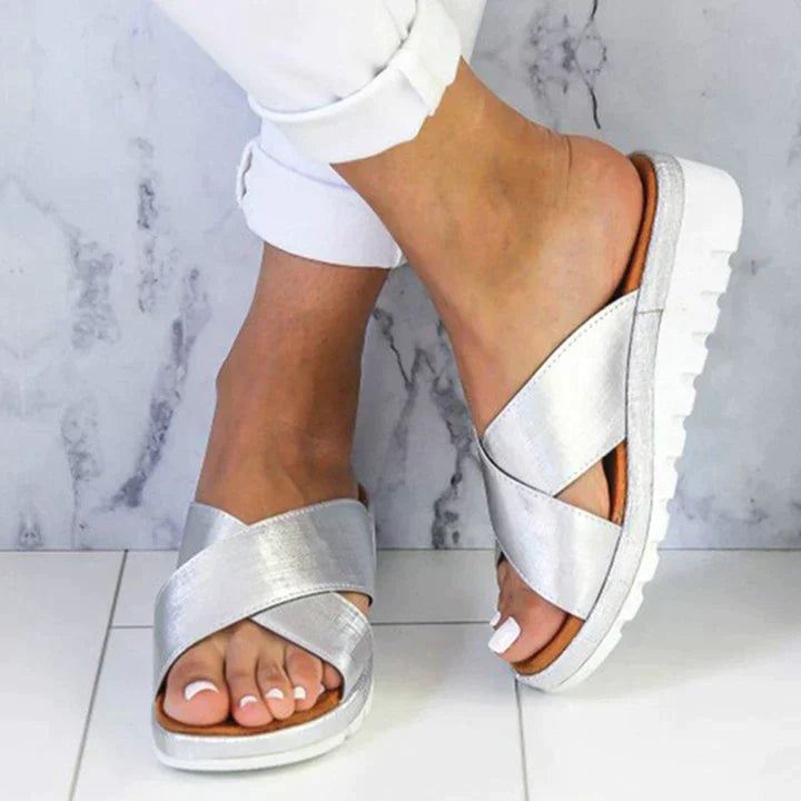 Sandales femme – Bout ouvert confortable – Brides croisées – Semelle plateforme souple