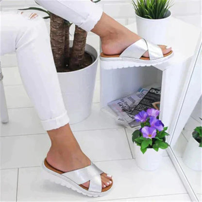 Sandales femme – Bout ouvert confortable – Brides croisées – Semelle plateforme souple
