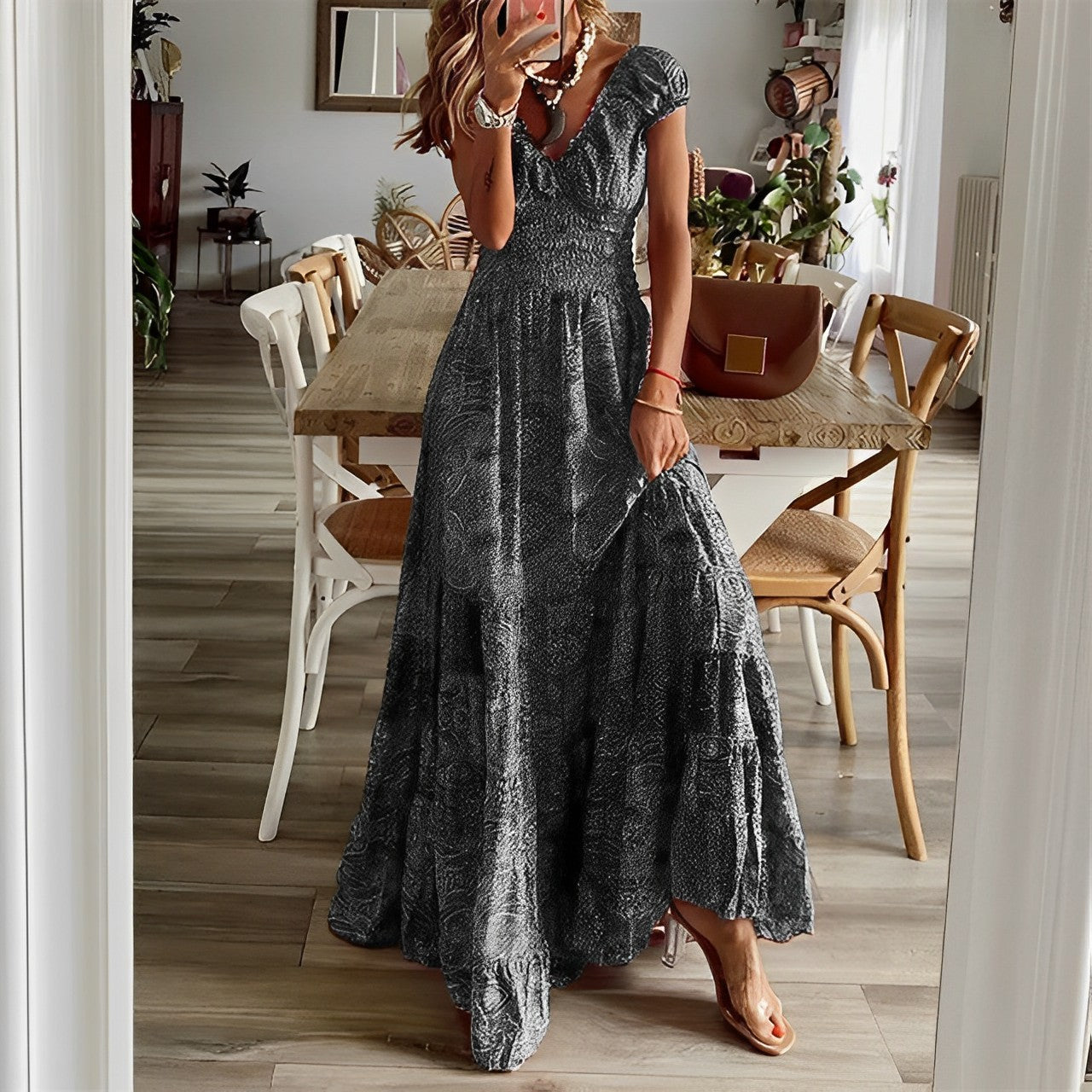 Robe longue femme – Coupe fluide – Décolleté en V – Manches courtes – Jupe à volants
