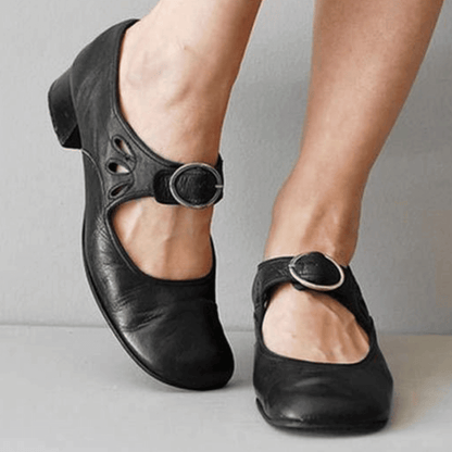 Sandales femme fermées – Bout rond – Talon bas – Bride réglable – Découpes élégantes