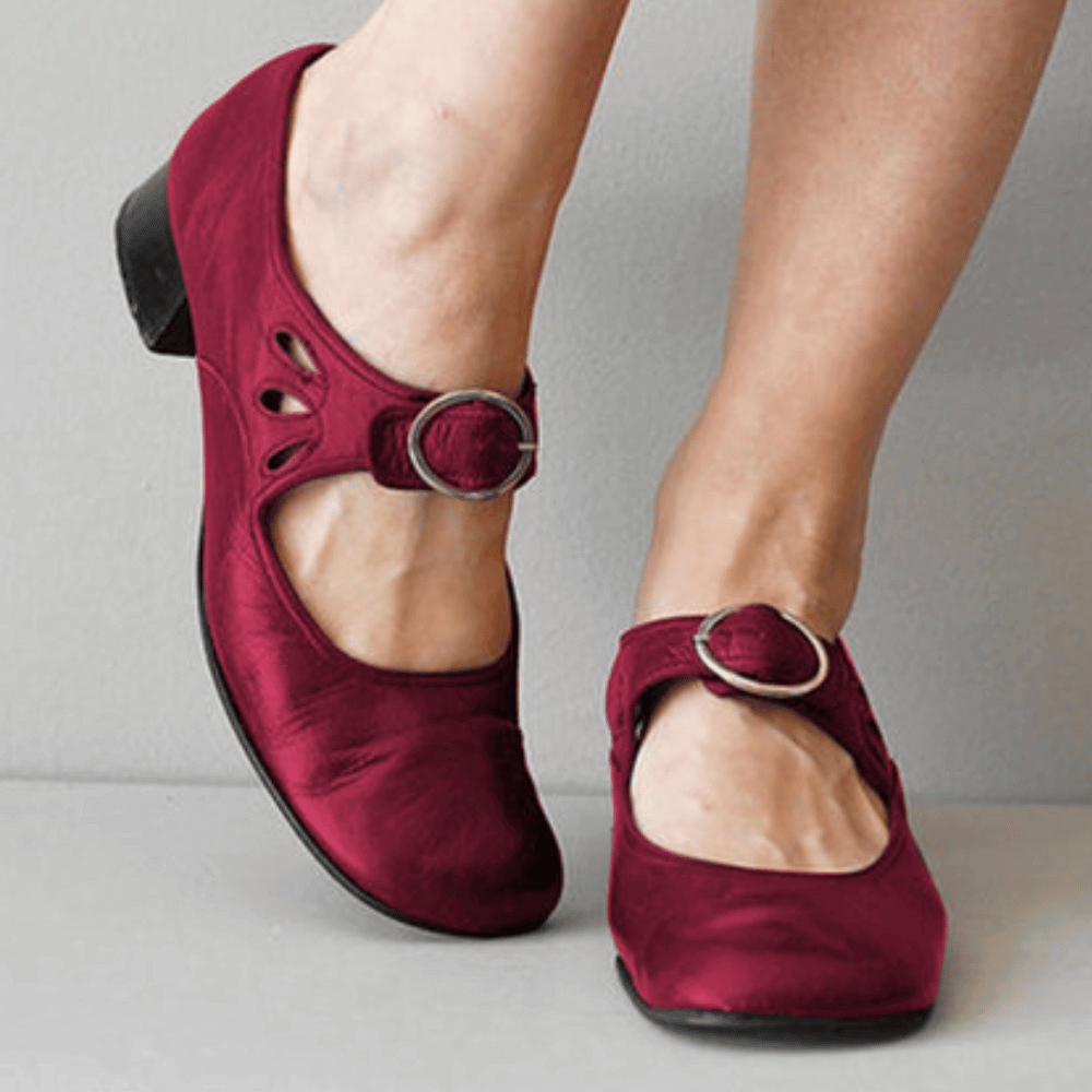 Sandales femme fermées – Bout rond – Talon bas – Bride réglable – Découpes élégantes