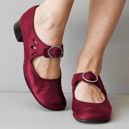 Sandales femme fermées – Bout rond – Talon bas – Bride réglable – Découpes élégantes
