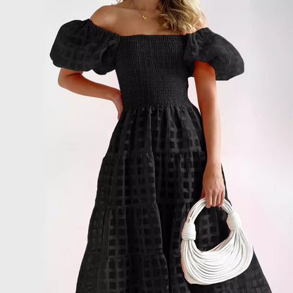 Robe longue femme – Épaules dénudées – Manches bouffantes – Taille smockée – Jupe à volants