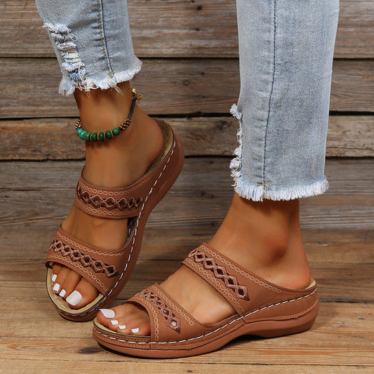 Sandales compensées femme – Design rétro ajouré – Bout ouvert – Enfilage facile