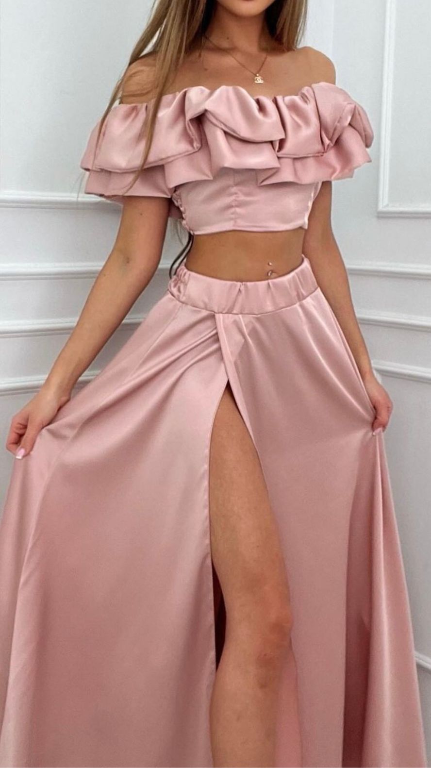 Women's set – Top cropped off-the-shoulder with ruffles – Skirt long high-waisted with slit