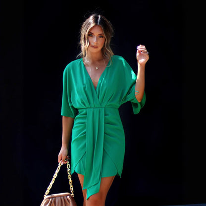 Robe patineuse femme – Décolleté en V – Taille drapée – Coupe fluide – Mini longueur