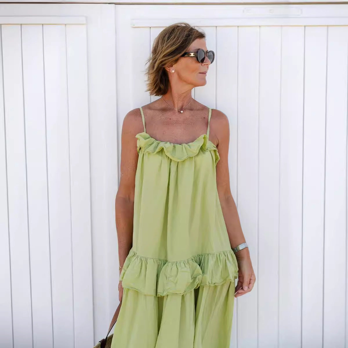 Robe longue femme – Coupe fluide – Décolleté à volants – Bretelles fines – Jupe à étages