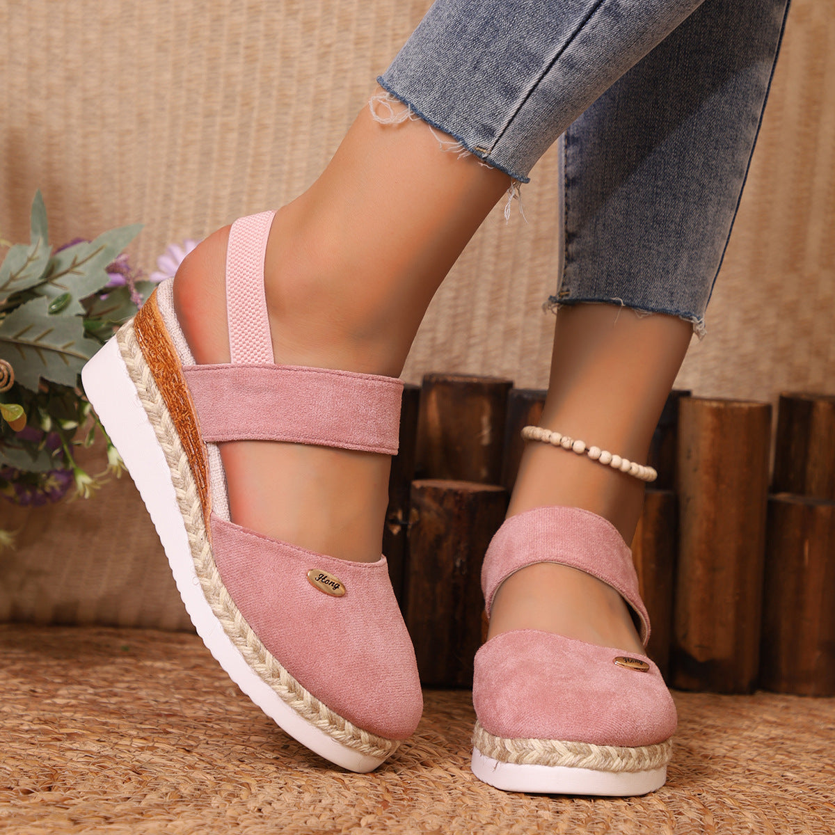 Sandales compensées femme – Bout fermé – Brides larges – Semelle jute – Style décontracté