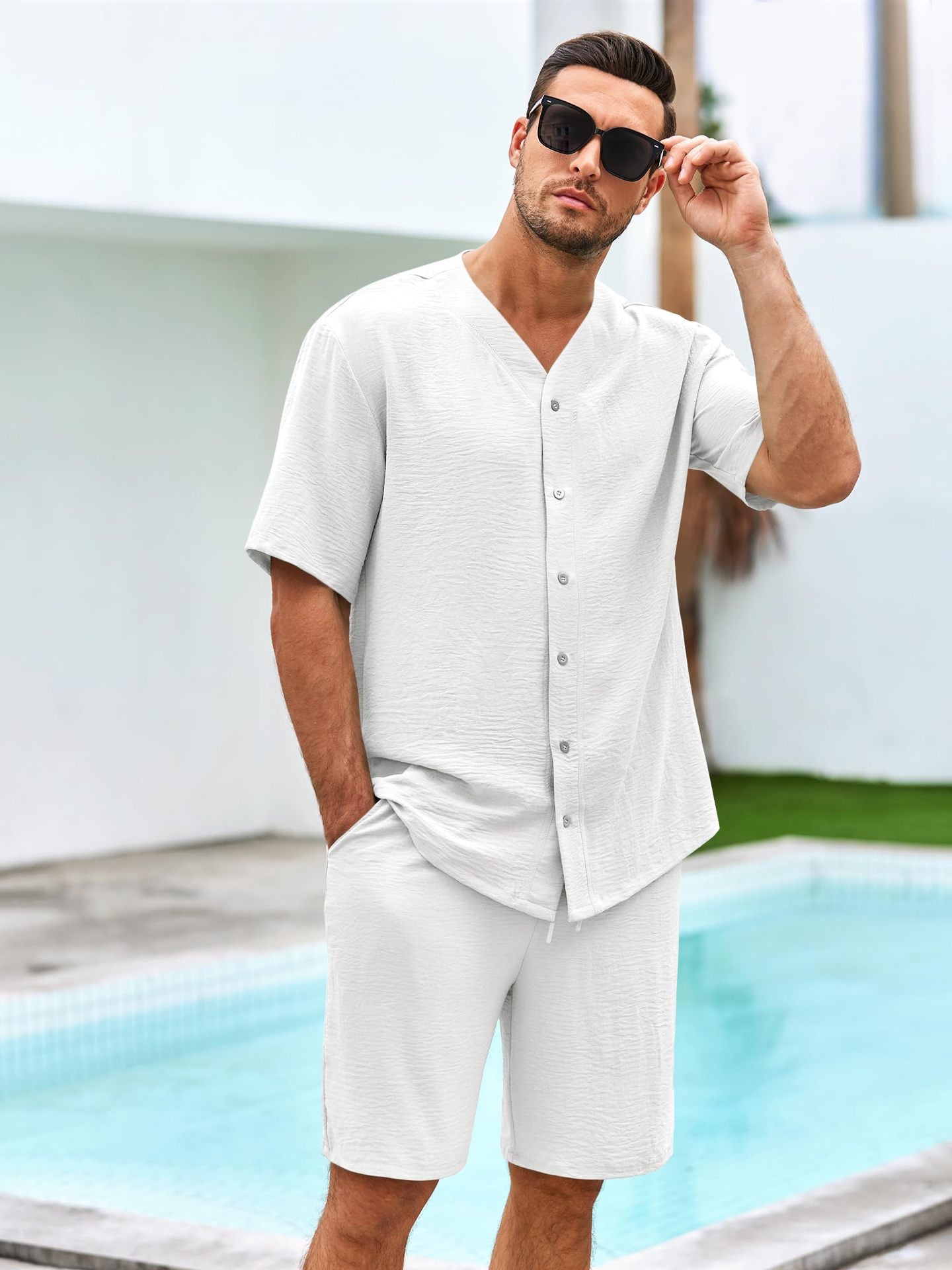 Ensemble Homme – Chemise Col V Boutonnée & Short Ample – Tissu Respirant Doux