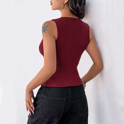 Débardeur Femme – Coupe Slim – Maille Côtelée – Devant Découpé avec Brandebourgs