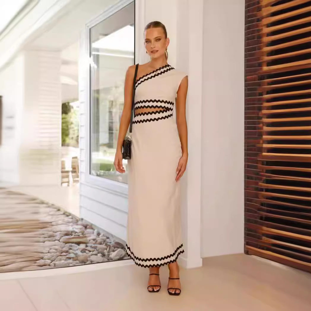 Robe longue femme – Coupe moulante – Épaule dénudée – Détail ajouré élégant