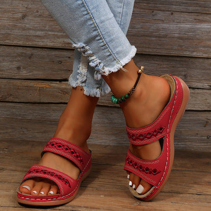 Sandales compensées femme – Design rétro ajouré – Bout ouvert – Enfilage facile