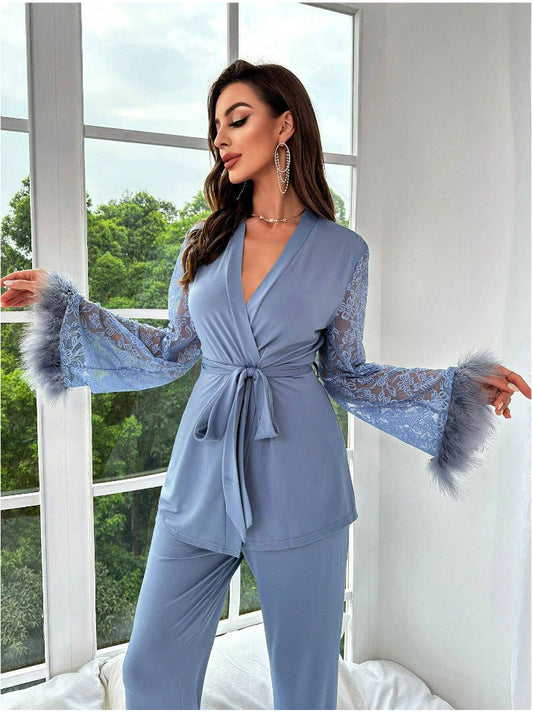 Ensemble pyjama pour femme – Coupe Décontractée – Satin Doux – Manches Dentelle – Finition Fourrure