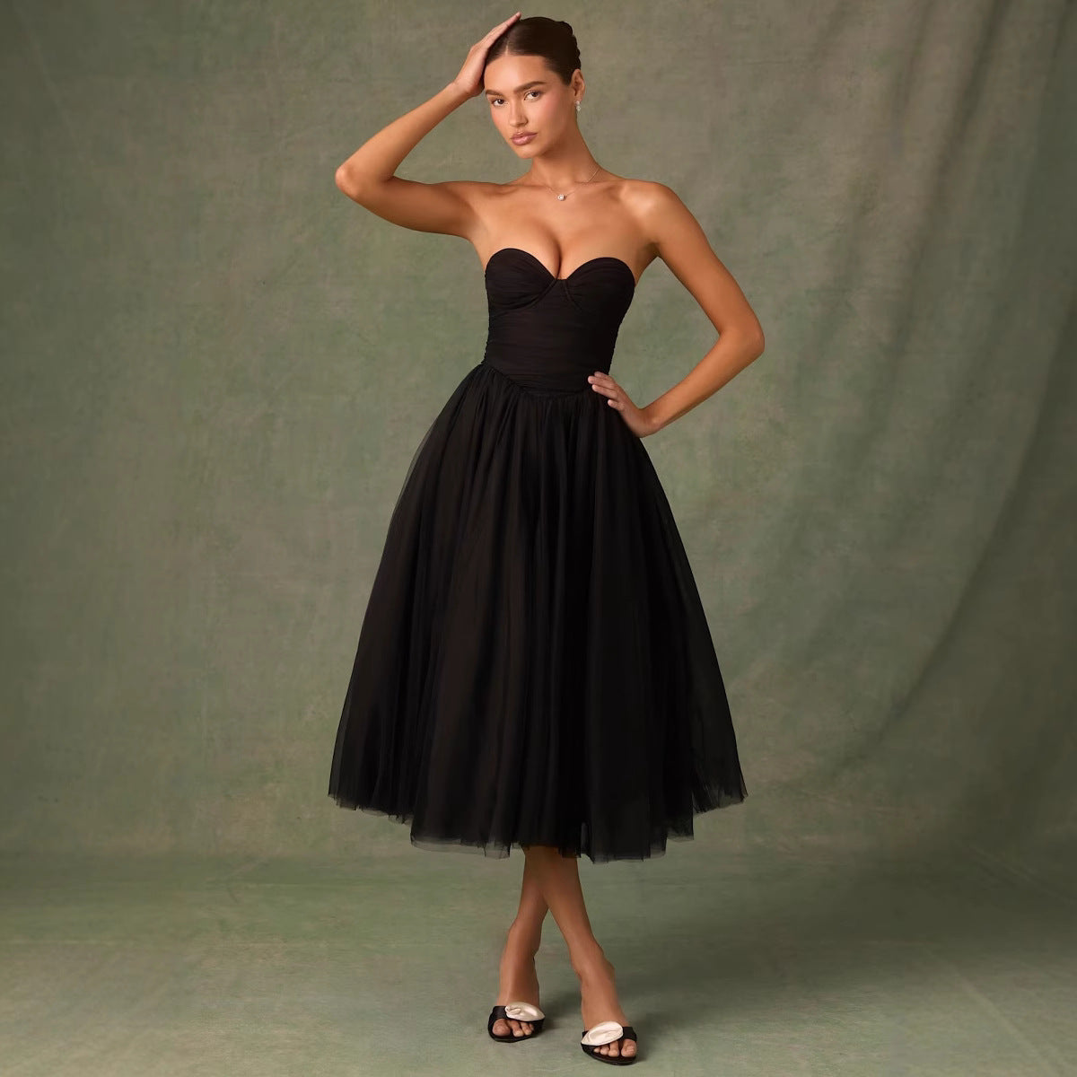 Robe femme sans bretelles – Tulle – Bustier ajusté – Coupe évasée midi